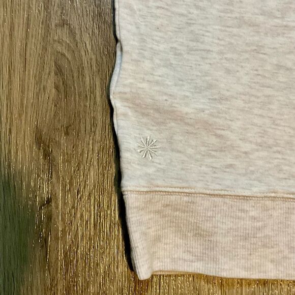 Athleta Sunrise V-Neck Sweatshirt Modal Soft Stretchy Thumbholes Size Medium EUC - Picture 8 of 10